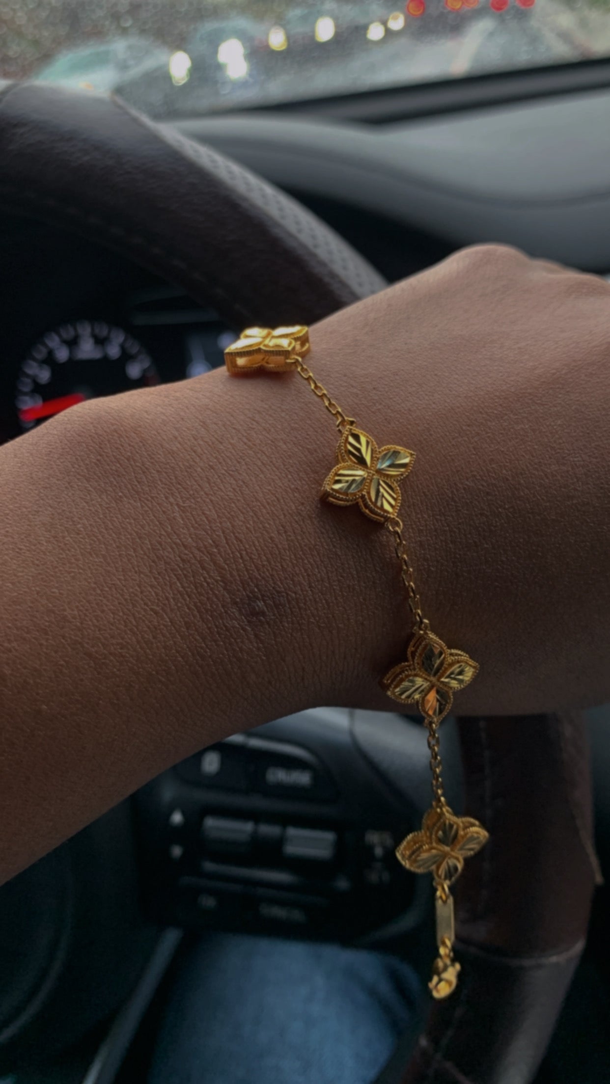 Four leaf bracelet