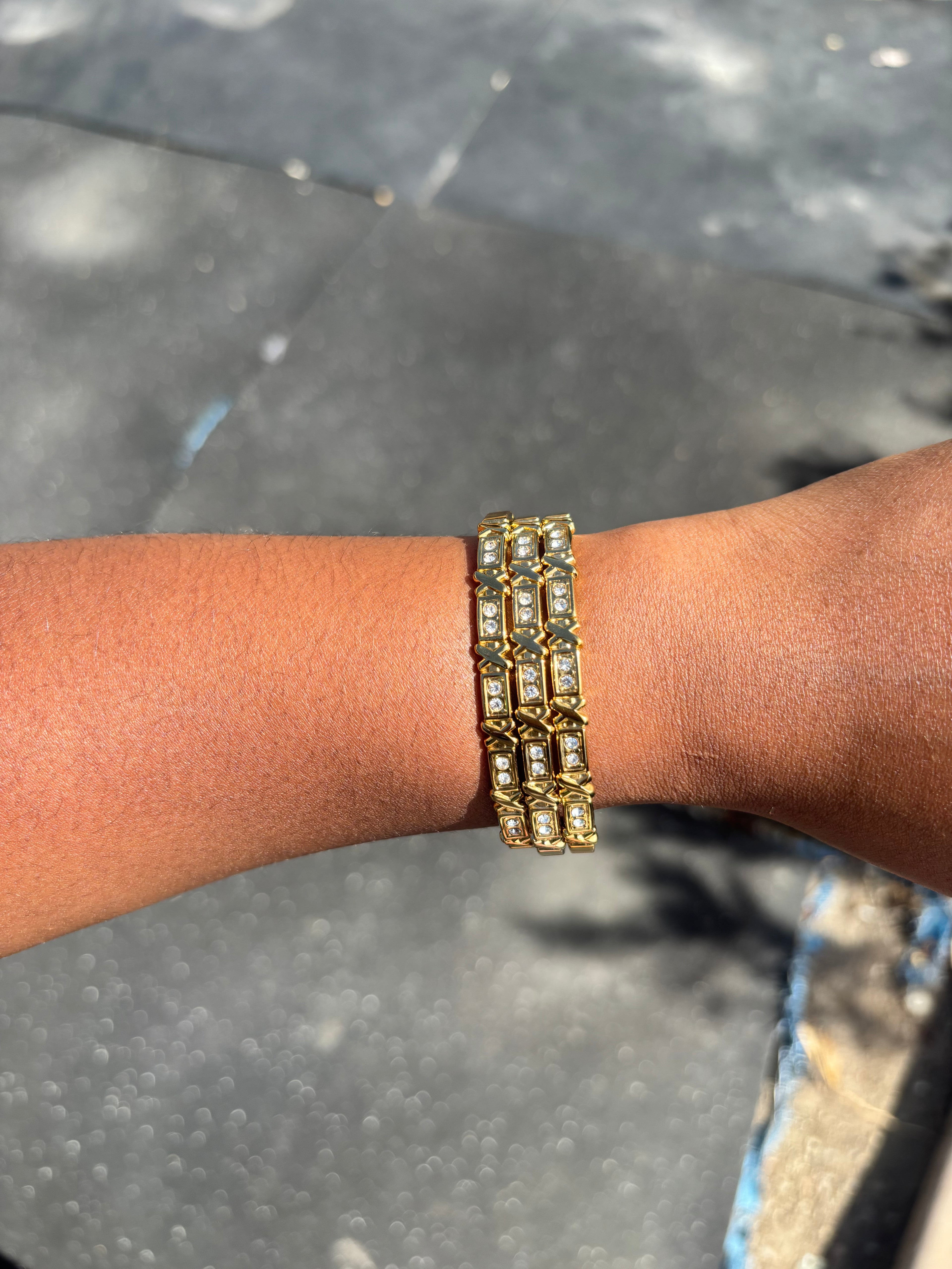 Cross bangle in 304 stainless steel